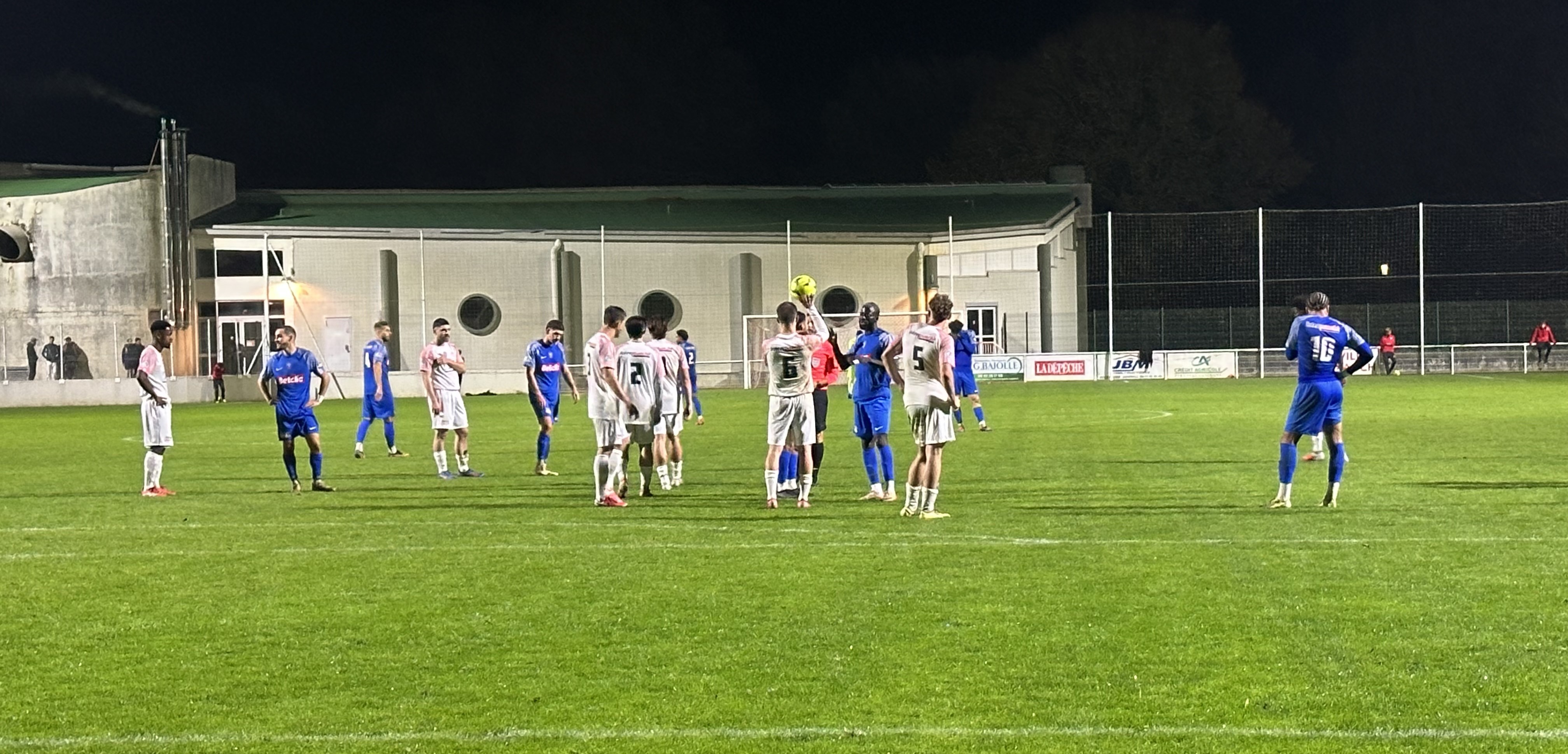 Auch tombe dans les crocs de Canet-en-Roussillon